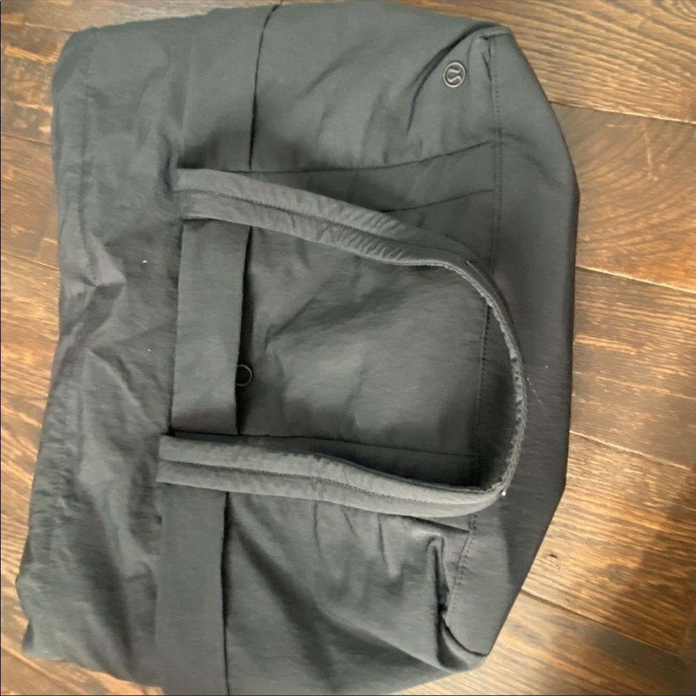 Lululemon | On My Level Duffle Black 16.5x 7.5 c 16